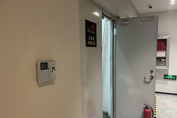 北京佑安國際大廈?？低曋讣y刷卡門禁安裝工程